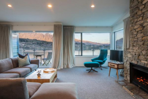 Lakefront Living - Exquisite Views - 3 Bedrooms